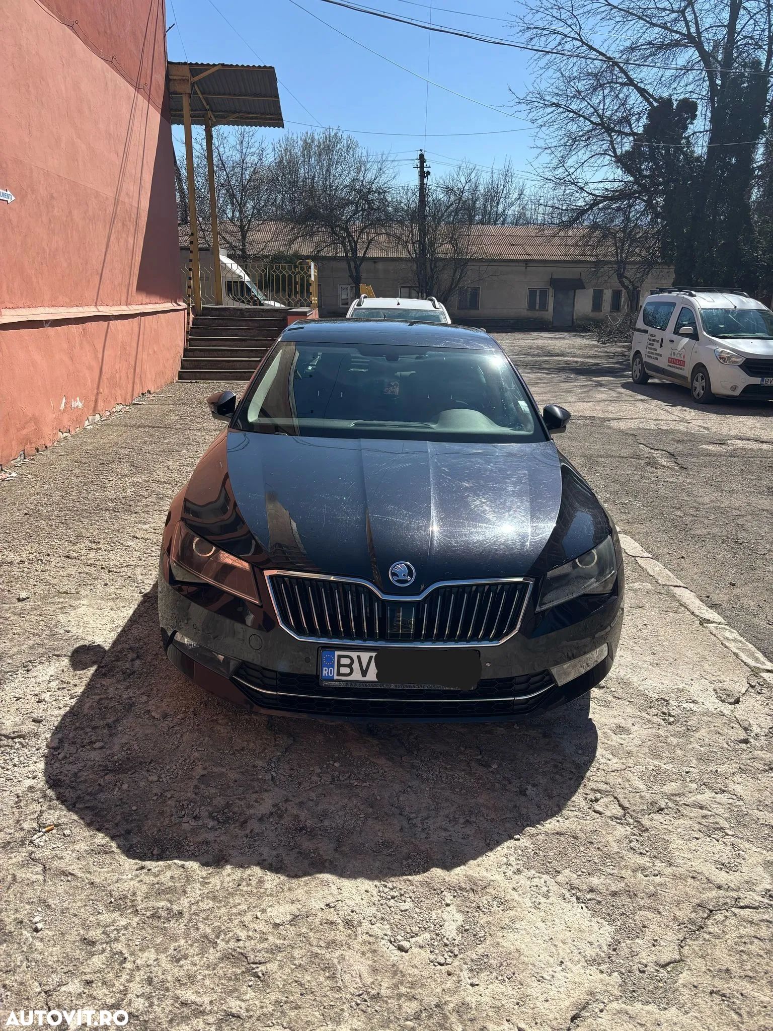 Skoda Superb 2.0 TDI DSG Ambition - 1
