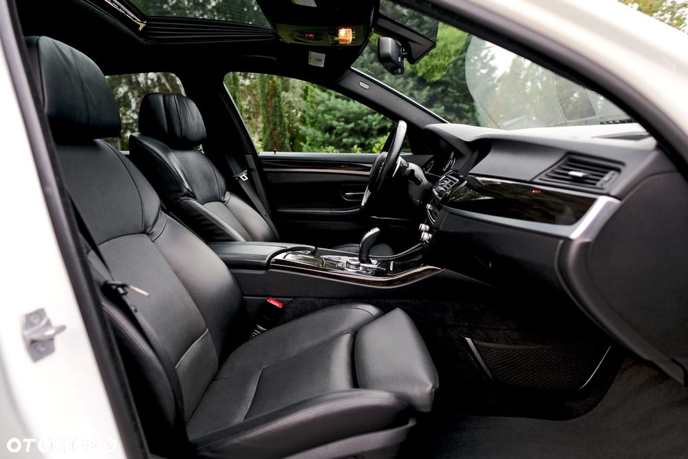 BMW Seria 5 535i xDrive Sport-Aut - 13