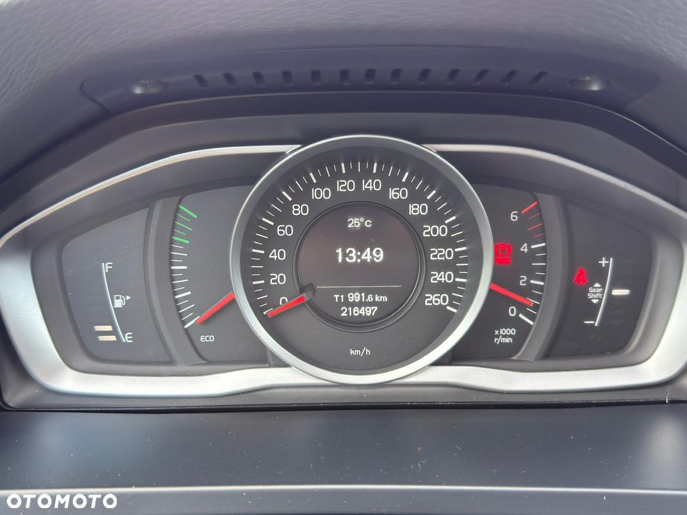 Volvo V60 D2 Momentum - 24