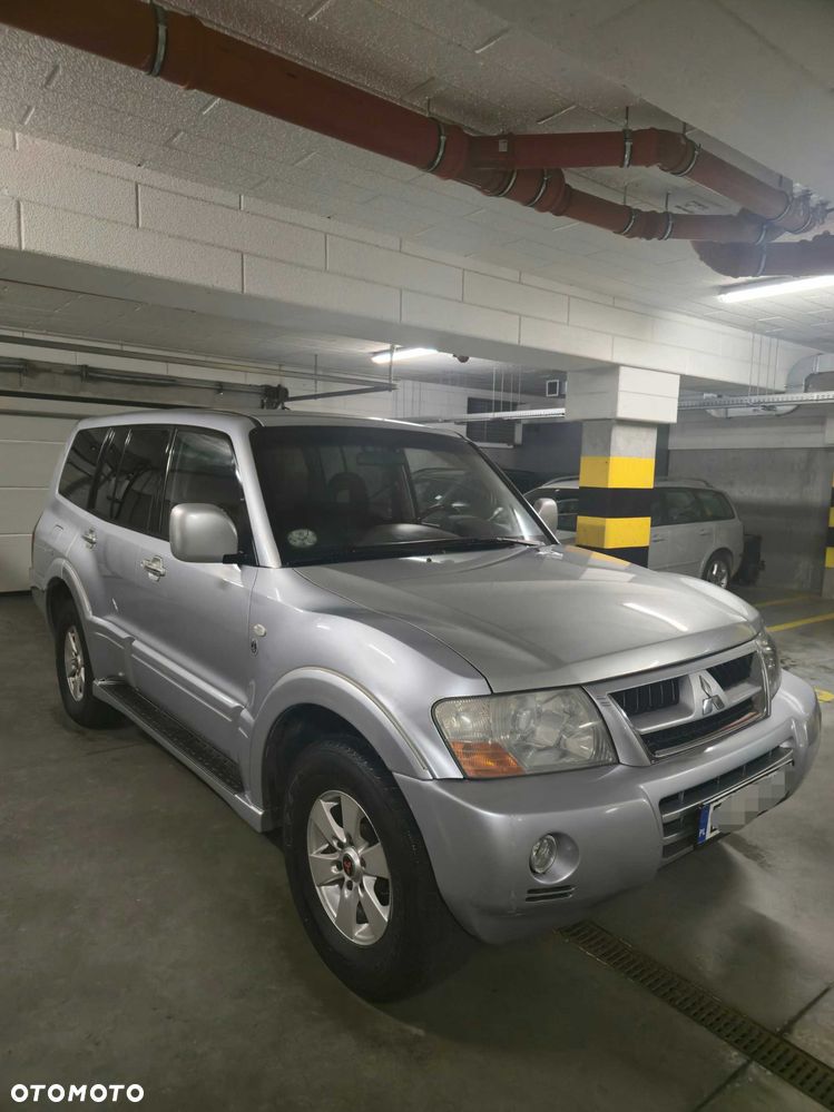 Mitsubishi Pajero - 3
