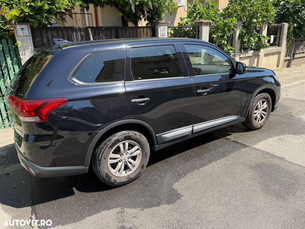 MITSUBISHI Outlander 2017