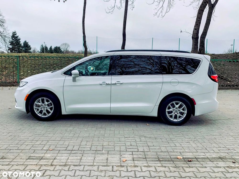 Chrysler Pacifica - 5