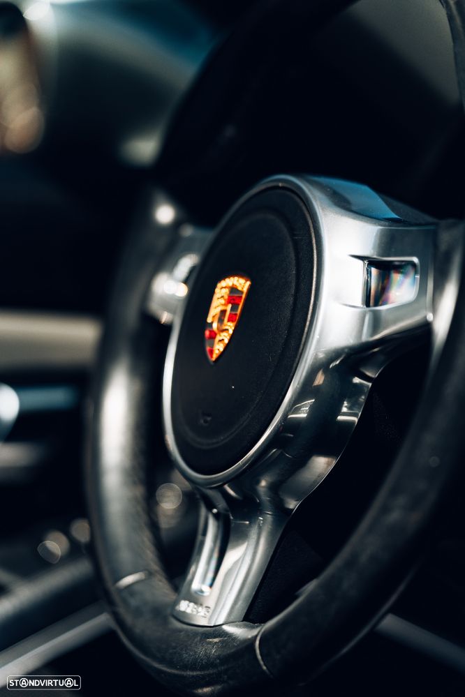 Porsche 911 Série F - 9