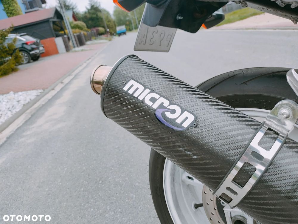 Suzuki GSX-R - 6