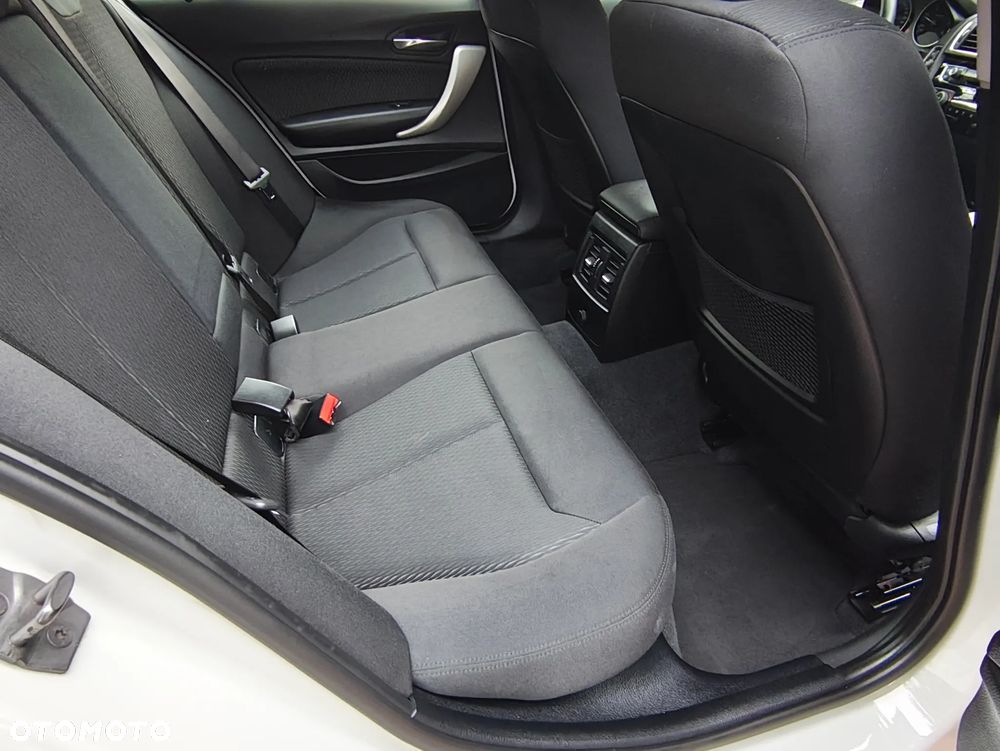 BMW Seria 1 118d xDrive Edition Metropolitan - 30