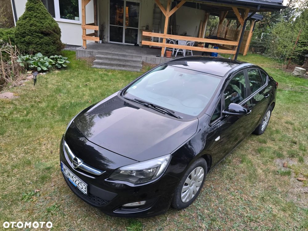 Opel Astra 1.4 Turbo Exklusiv - 4