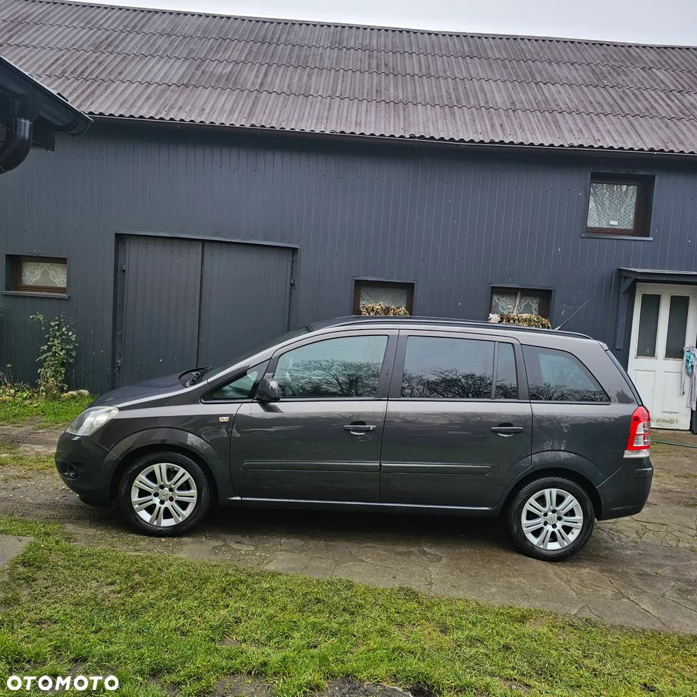 Opel Zafira 1.8 Family - 10