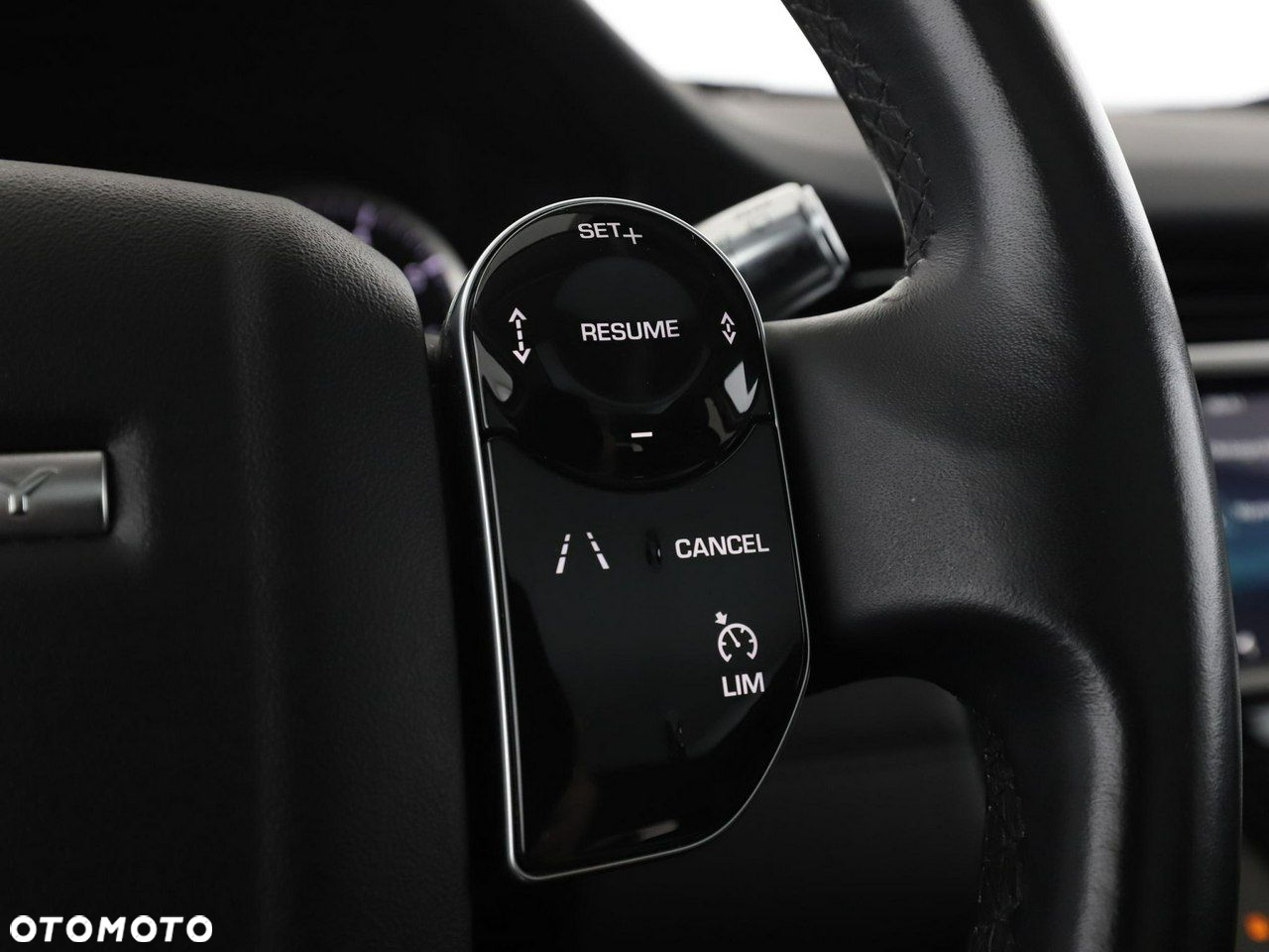 Land Rover Discovery Sport P300e - 29