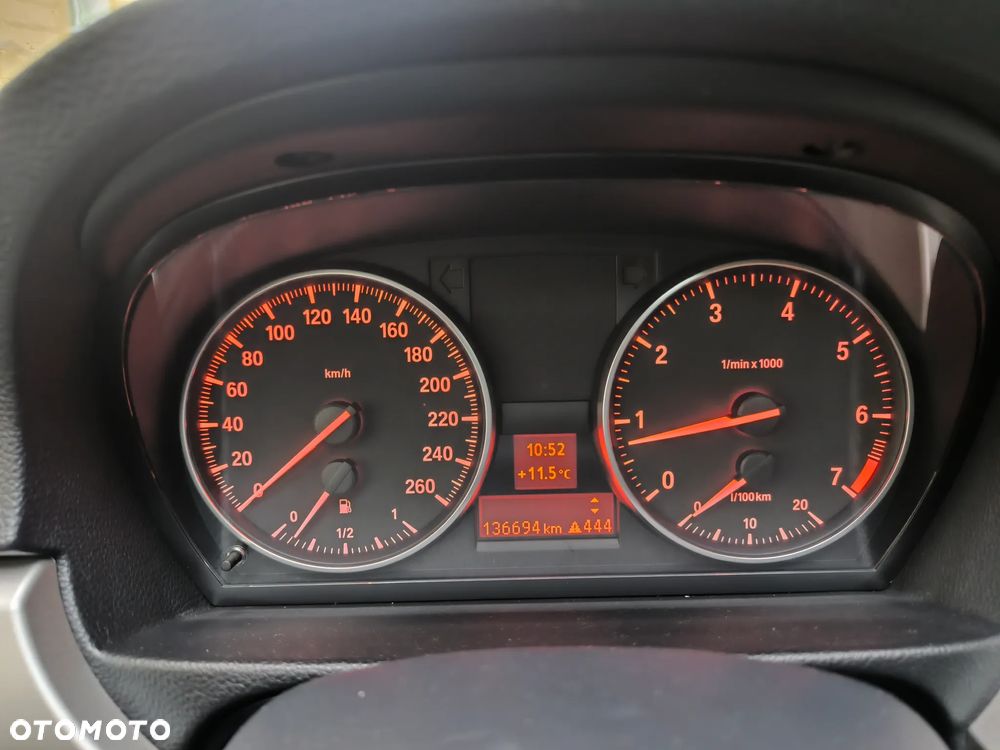 BMW Seria 3 318i Touring Edition Lifestyle - 24