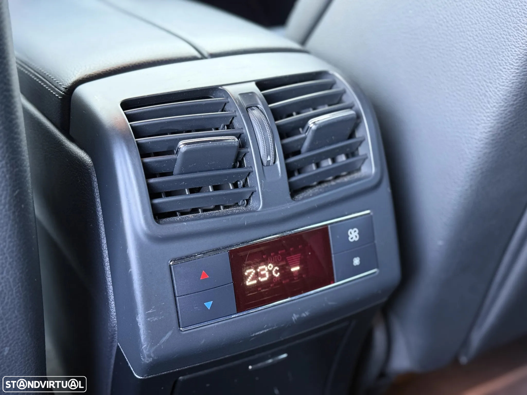 Mercedes-Benz E 350 BlueTEC Elegance BE - 37