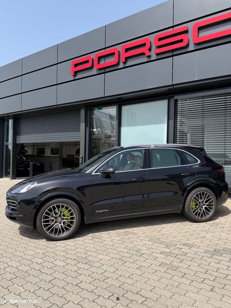 Porsche Cayenne - 1
