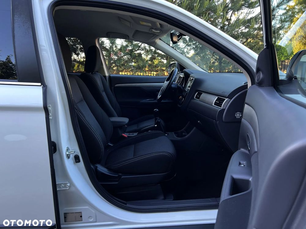 Mitsubishi Outlander 2.0 2WD SUV-Star - 25