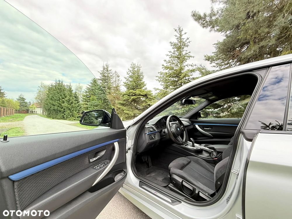 BMW Seria 3 335i xDrive M Sport - 12