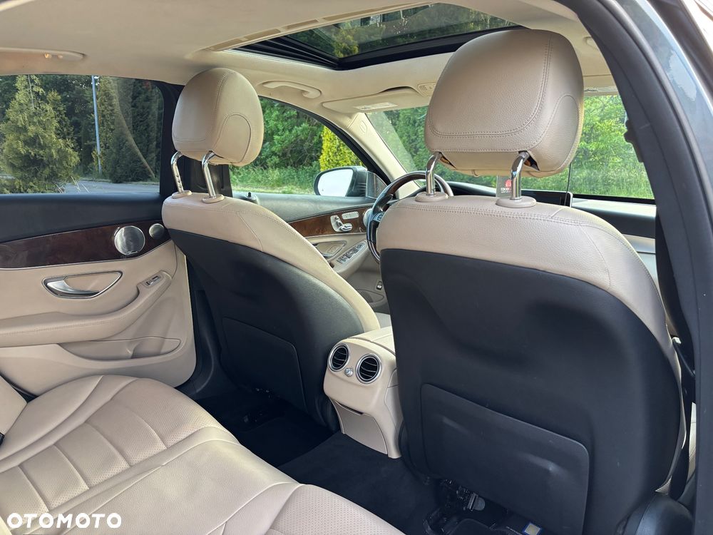 Mercedes-Benz Klasa C 300 9G-TRONIC - 12