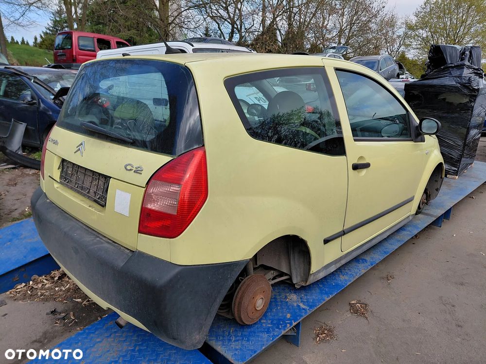 Części- Citroen c2 Rok 2004  Pojemność 1124 Moc 44 kw Benzyna - 7