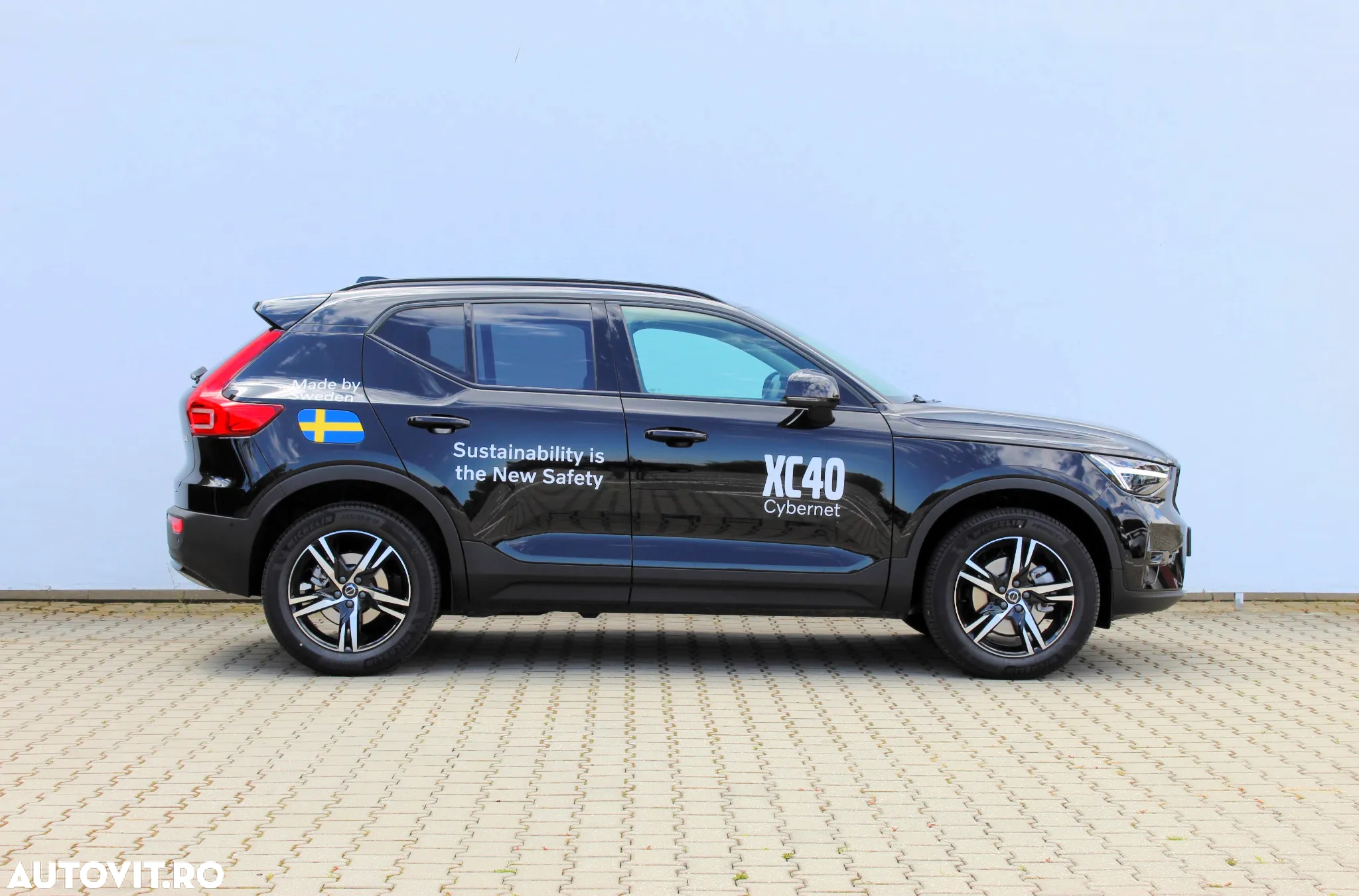 Volvo XC 40 B3 AT FWD MHEV Plus Dark - 6