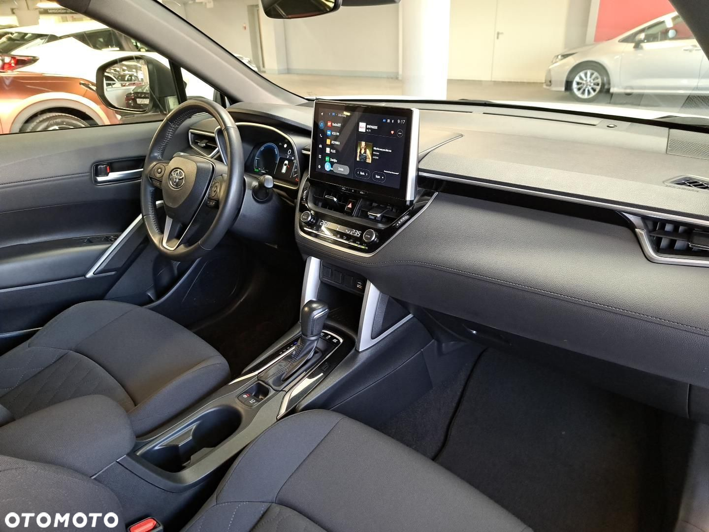 Toyota Corolla Cross - 16