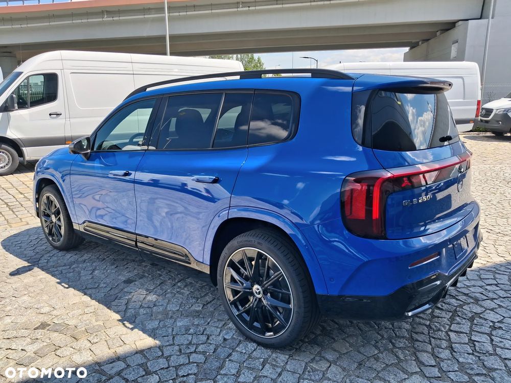 Mercedes-Benz GLB - 5