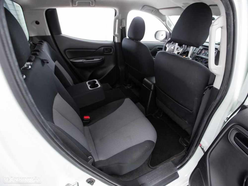 Mitsubishi L200 - 12