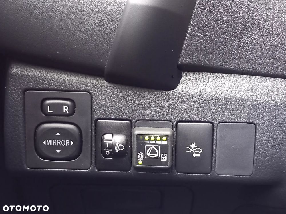 Toyota Corolla 1.6 Classic Plus - 21