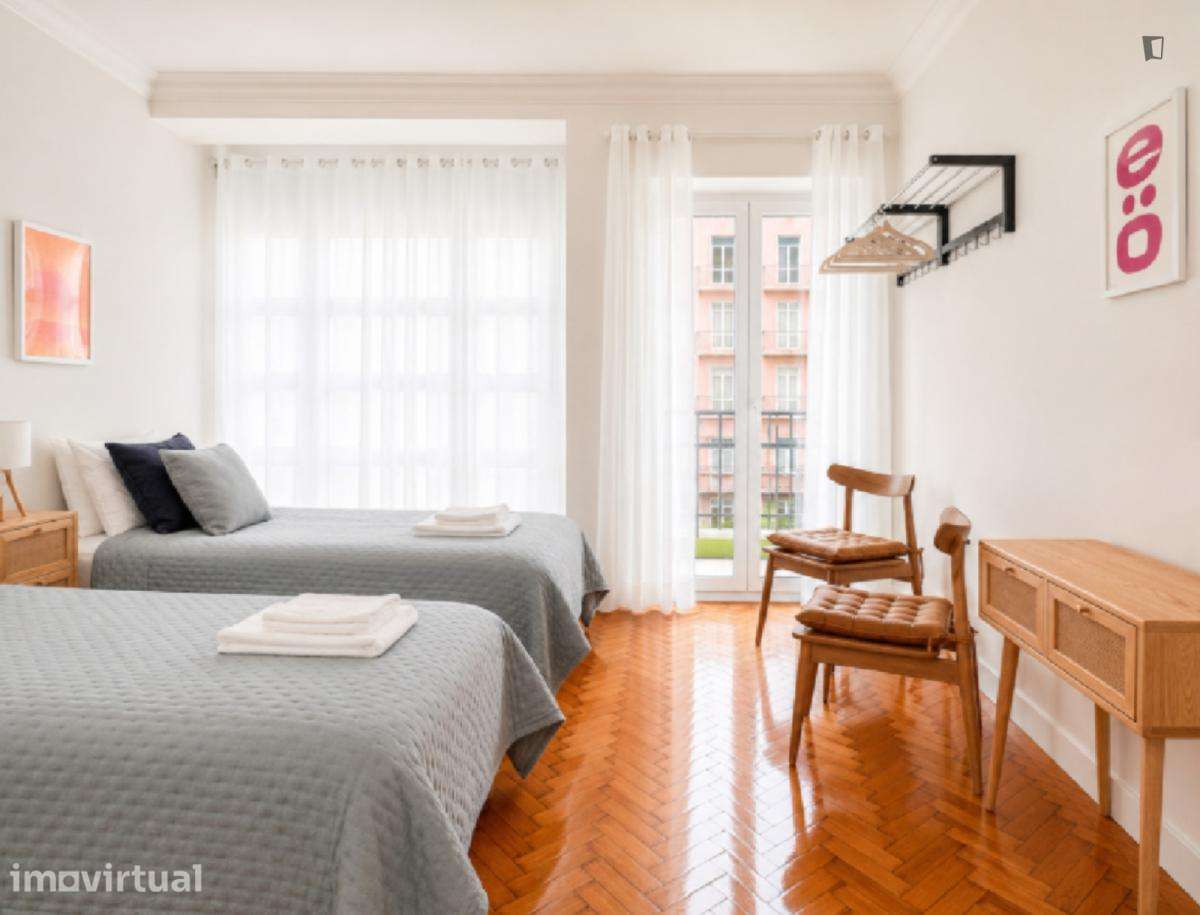 Quarto - localizado em Roma-Areeiro Lisbon - Grande imagem: 3/16