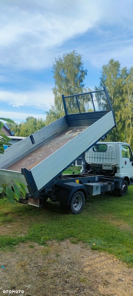 Nissan CABSTAR - 1