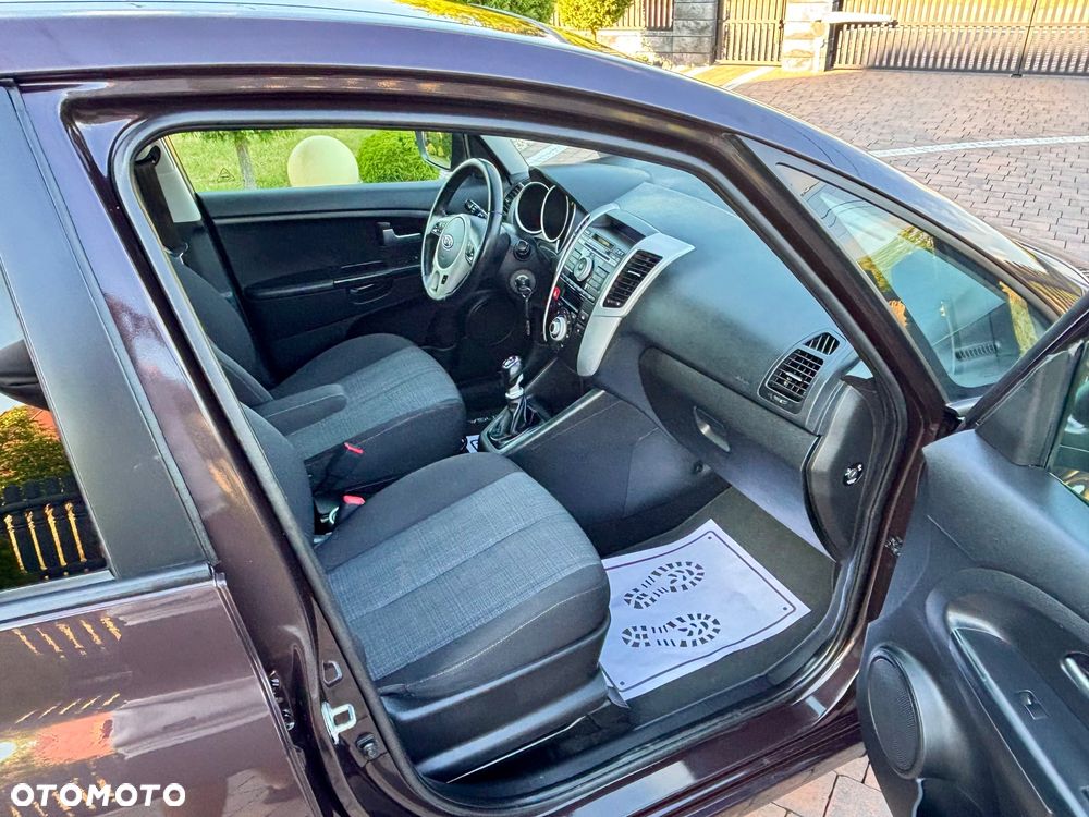 Kia Venga 1.4 CRDi 90 Attract - 27