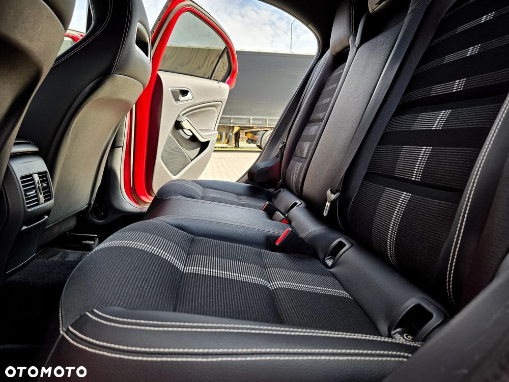 Mercedes-Benz Klasa A 200 (BlueEFFICIENCY) 7G-DCT - 22