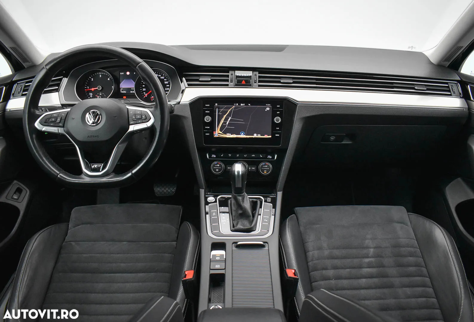 Volkswagen Passat 2.0 TDI DSG 4Motion R Executive - 16