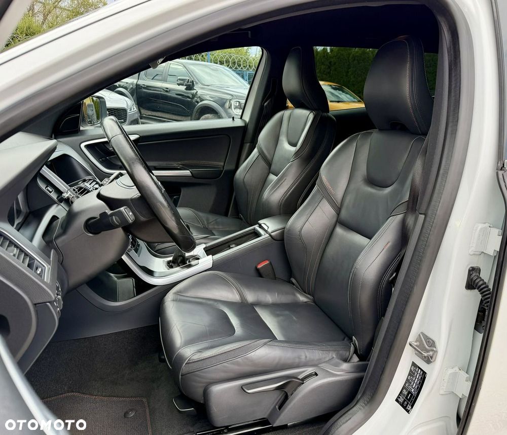 Volvo XC 60 D4 Ocean Race - 15