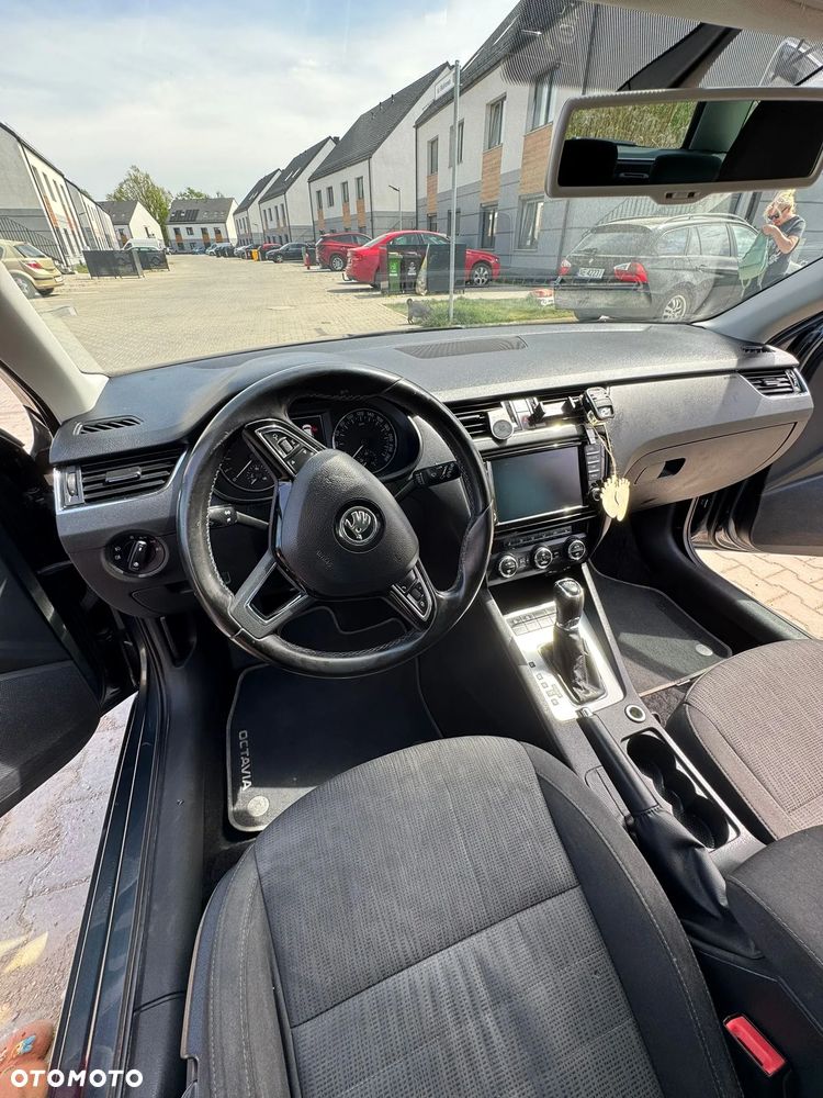 Skoda Octavia 1.6 TDI Ambition DSG - 6