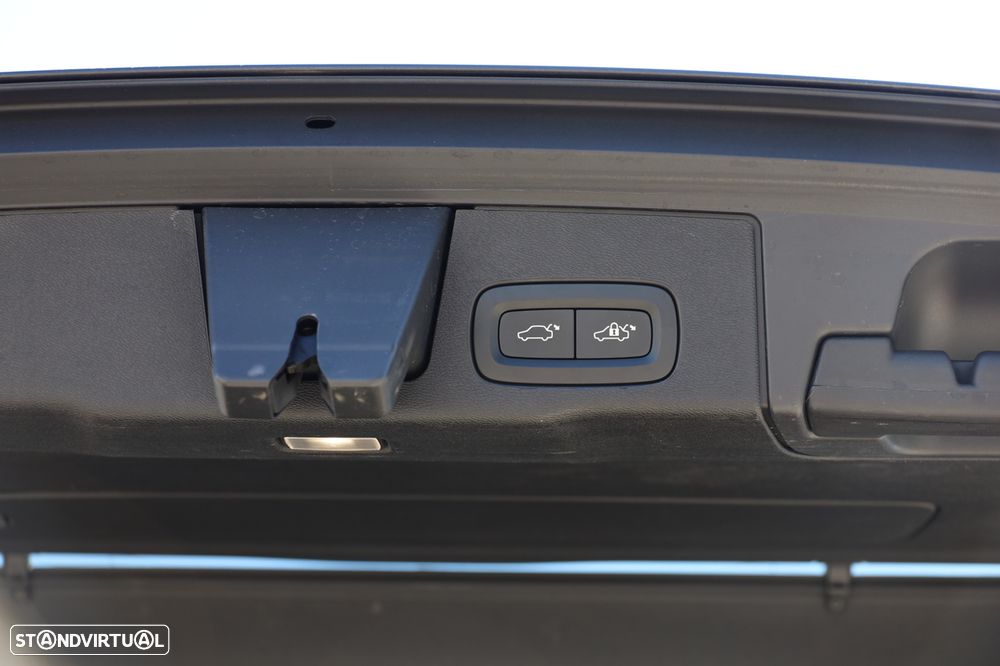 Volvo XC 60 2.0 D5 Inscription AWD - 5