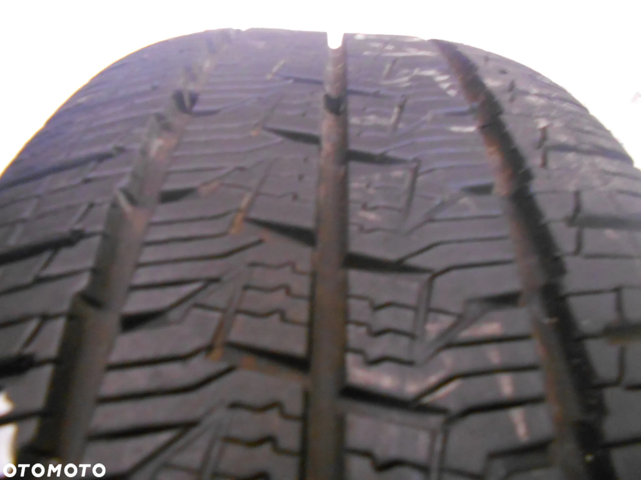 OPONA POJEDYNKA 215/65R16C CONTINENTAL VAN CONTACT 4SEASON DOT 4320 7MM - 2