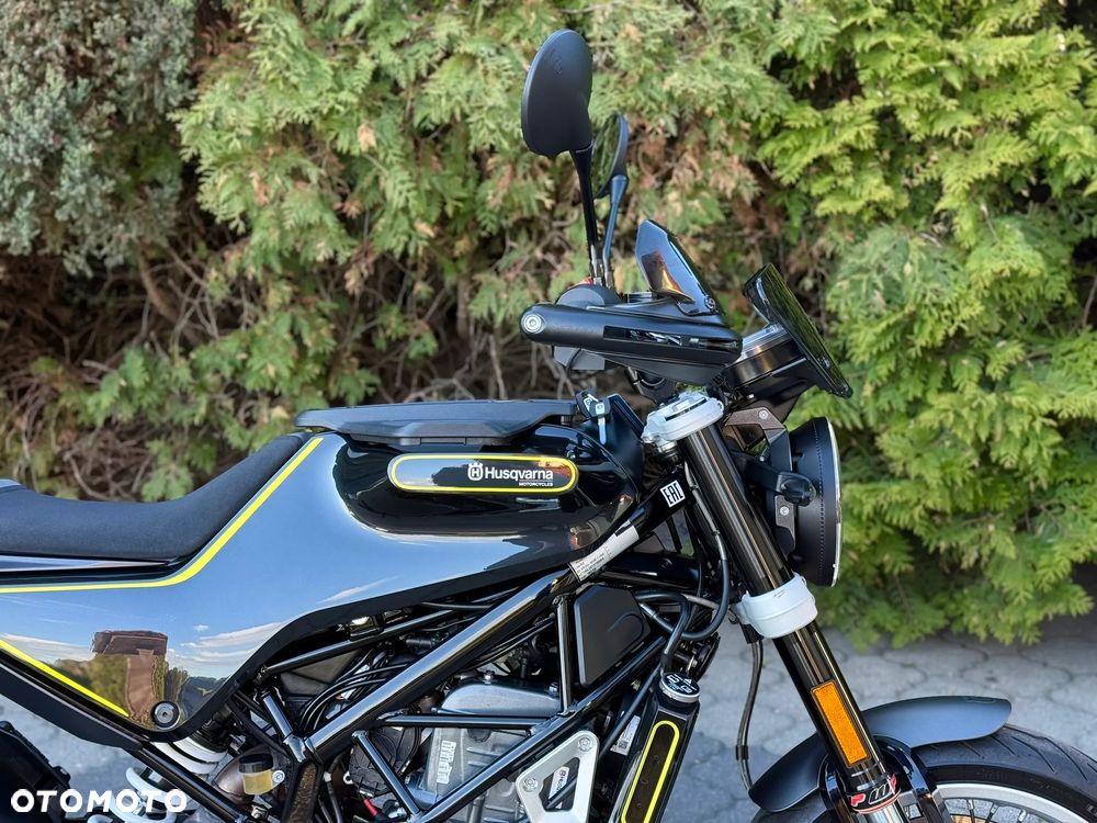 Husqvarna Svartpilen - 12