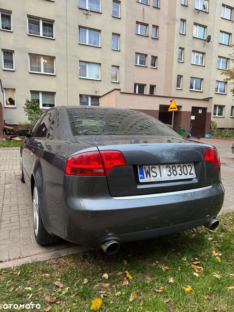 Audi A4 Limousine - 7