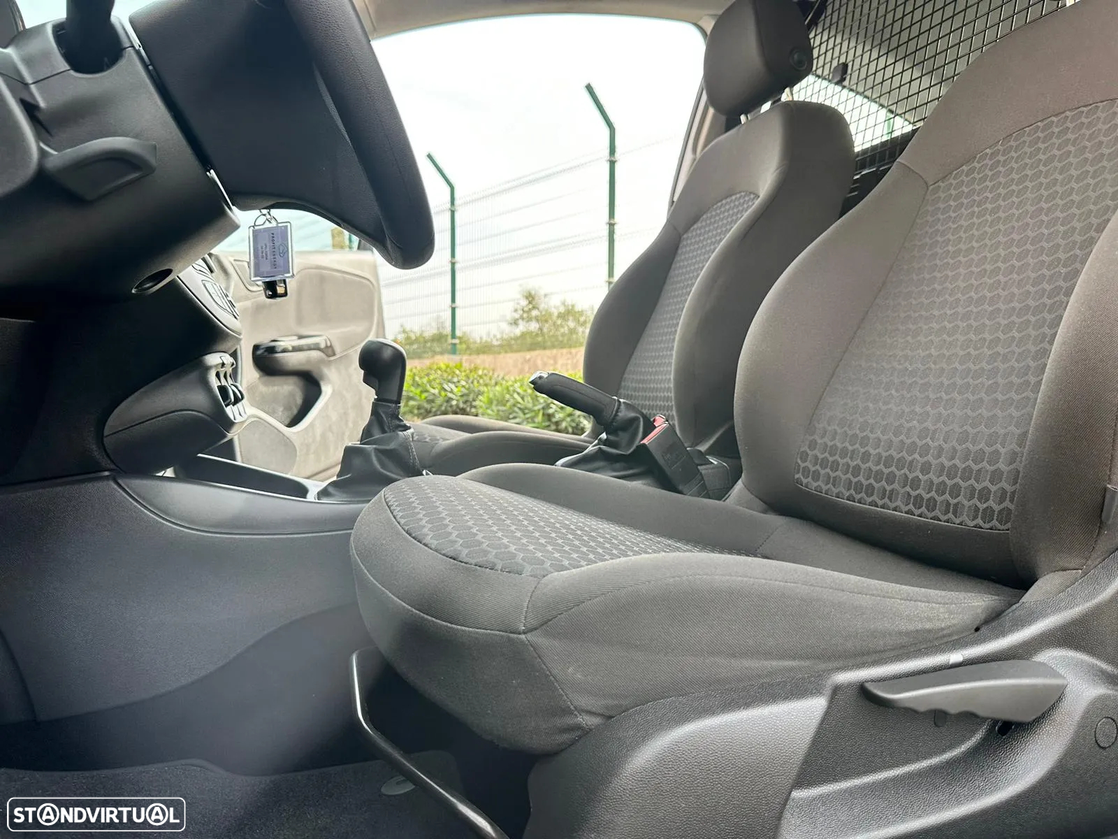 Opel Corsa E Van - 11