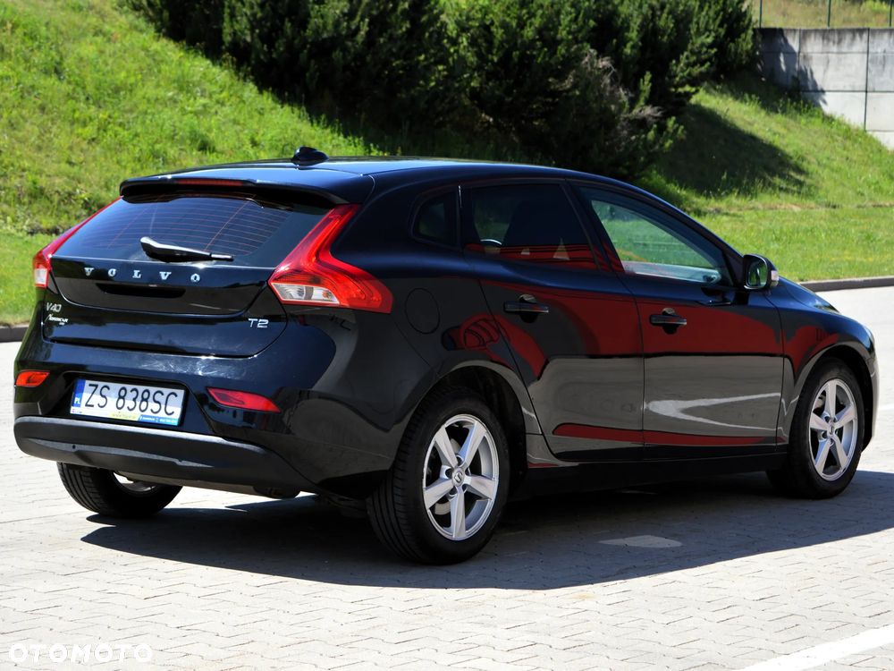 Volvo V40 T2 Momentum - 2