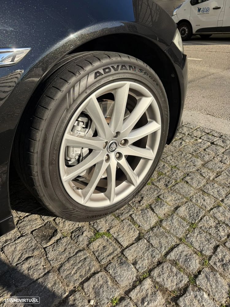 Jaguar XJ 3.0 D V6 Premium Luxury - 14