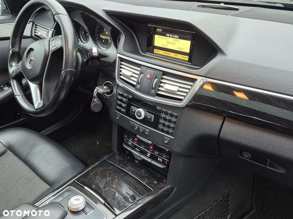 Mercedes-Benz Klasa E 200 CDI DPF BlueEFFICIENCY 7G-TRONIC Avantgarde - 19