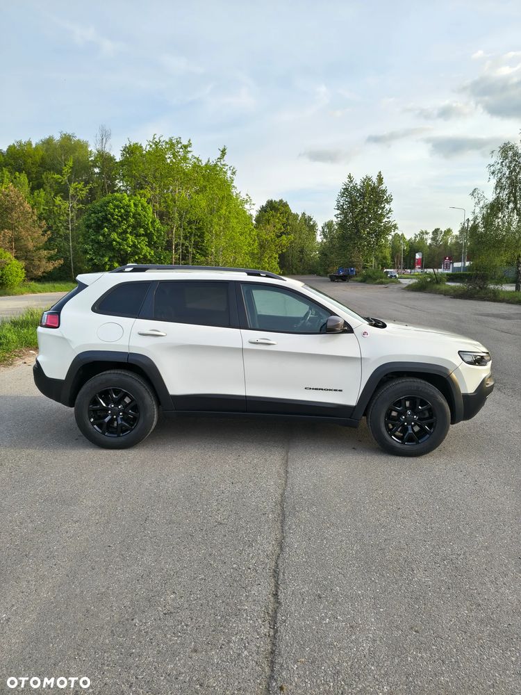 Jeep Cherokee - 5