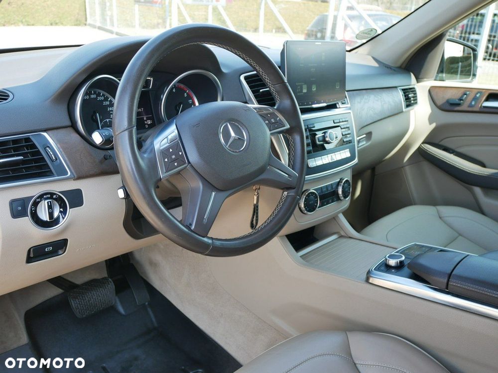 Mercedes-Benz ML - 6