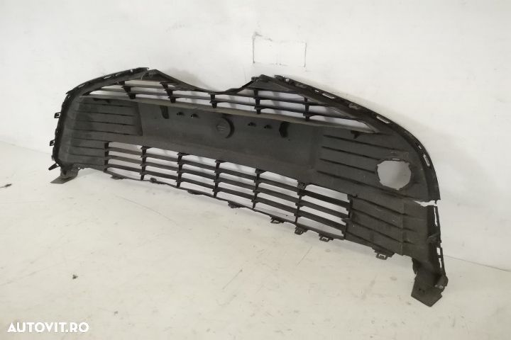 Grila Centrala Radiator Originala In Stare Buna Toyota  Yaris  XP130 [ - 6
