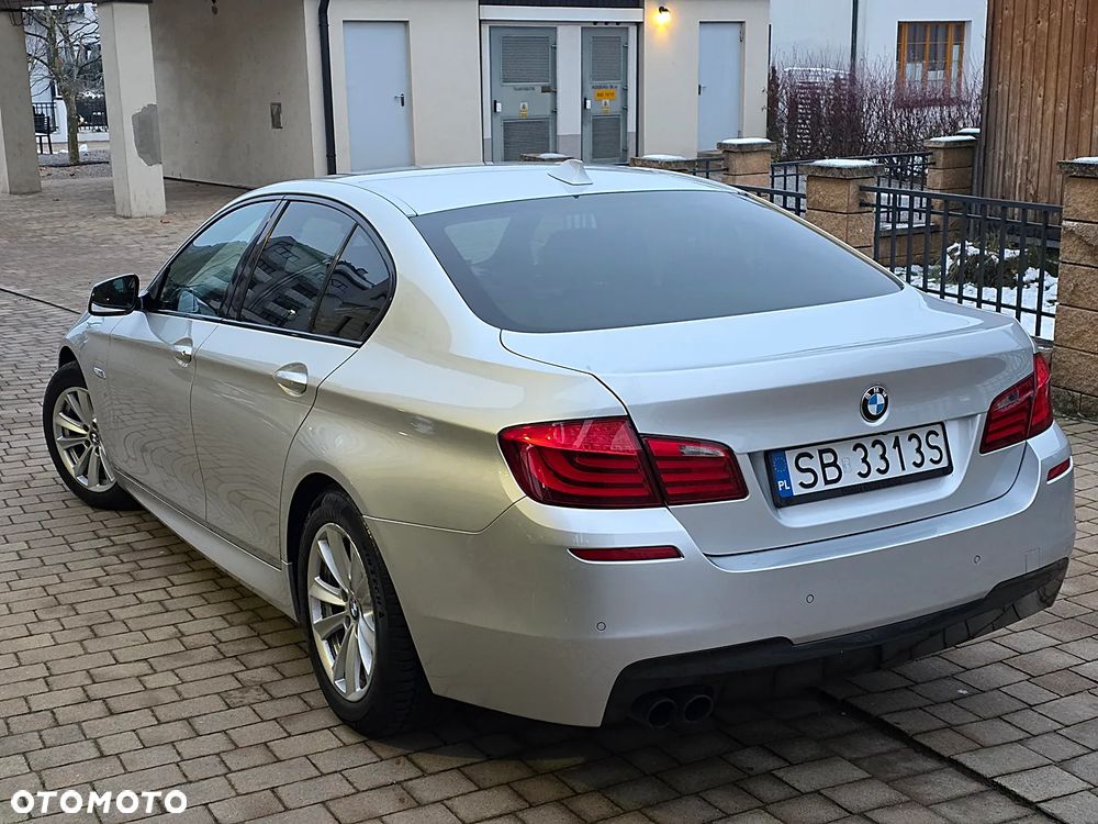 BMW Seria 5 525d xDrive - 4