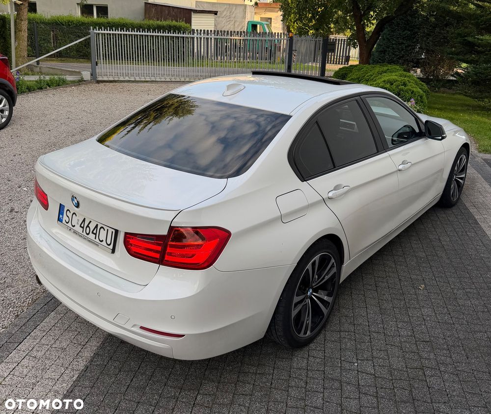 BMW Seria 3 318d Luxury Line - 11