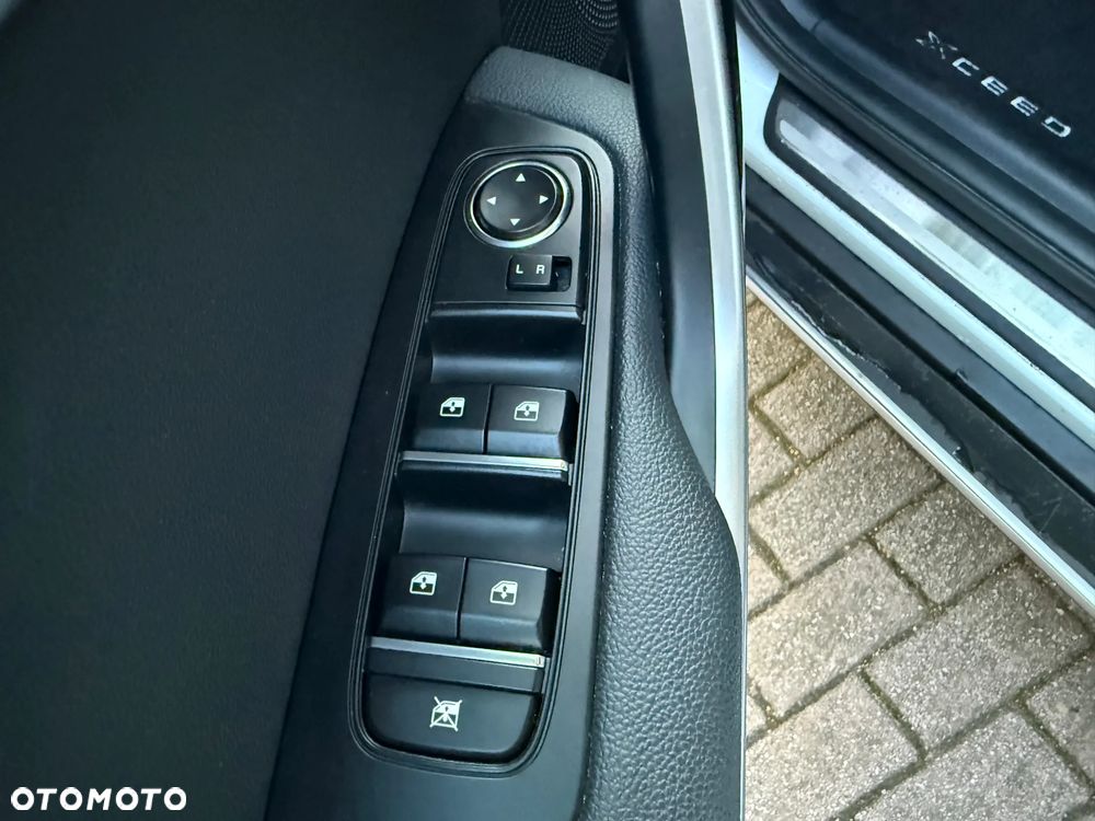 Kia XCeed 1.5 T-GDI OPF JBL Sound Edition - 11