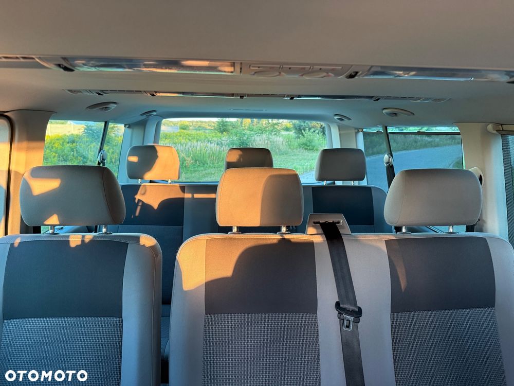 Volkswagen Caravelle - 17