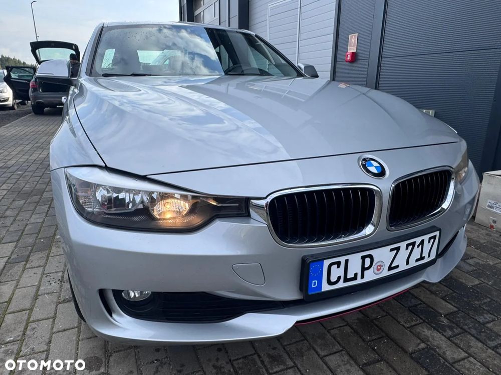 BMW Seria 3 316d Sport Line - 26