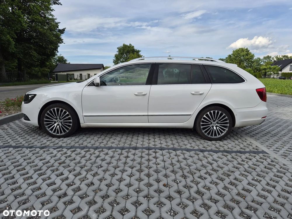 Skoda Superb 2.0 TDI 4x4 L&K DSG - 2