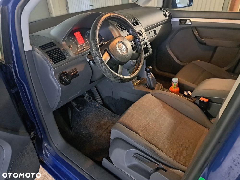 Volkswagen Touran 1.6 Basis - 9