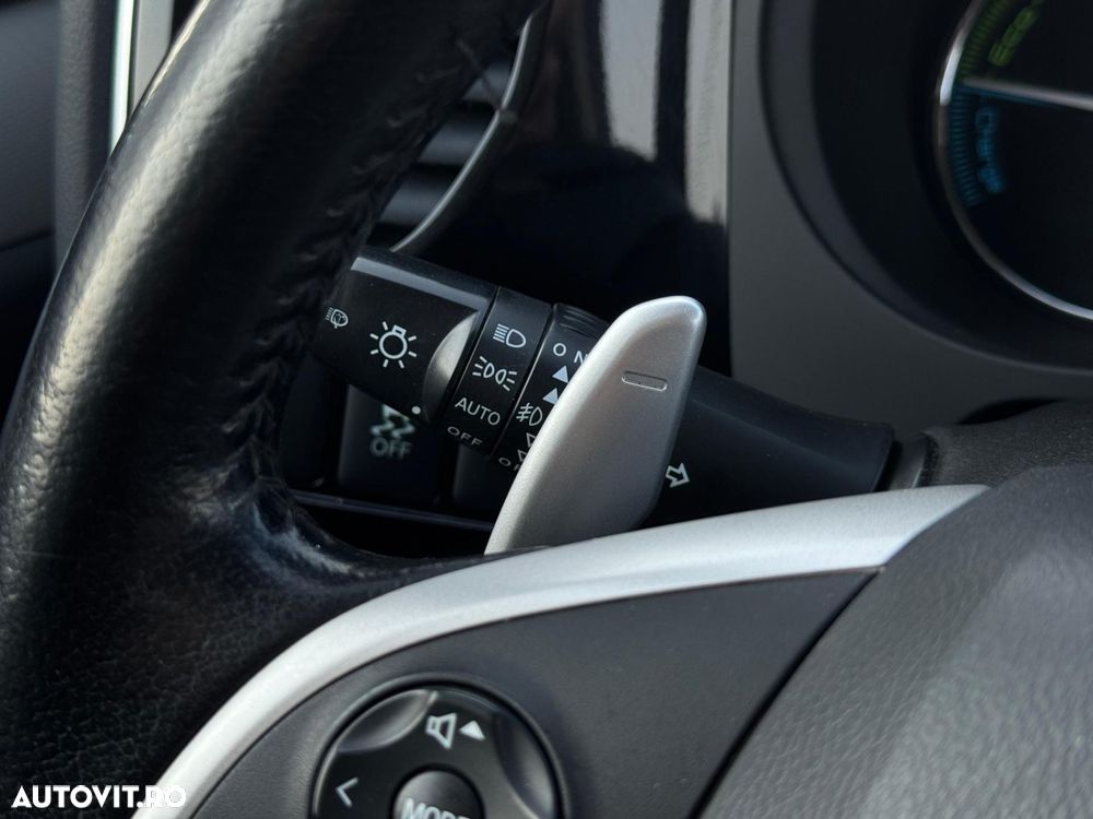 Mitsubishi Outlander - 16